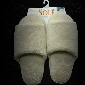 Brand New Sole Dearform Large 8-9 slippers